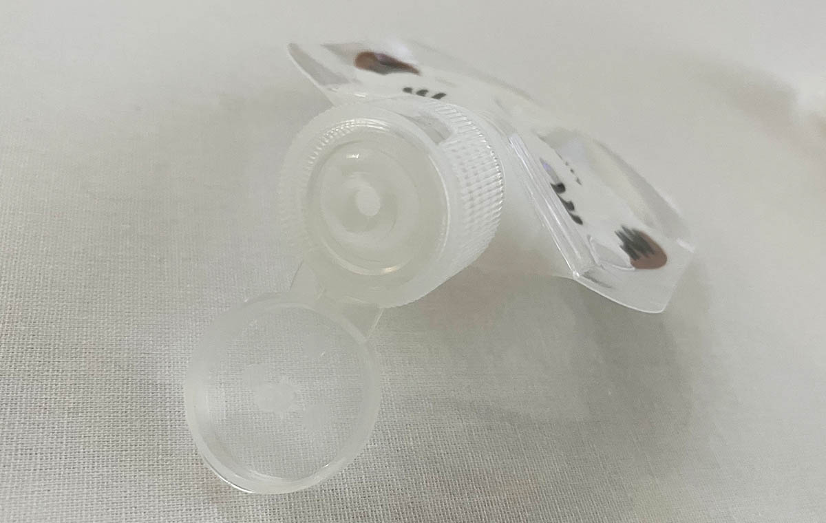 キャンドゥの「詰め替えパウチ シマエナガ柄」