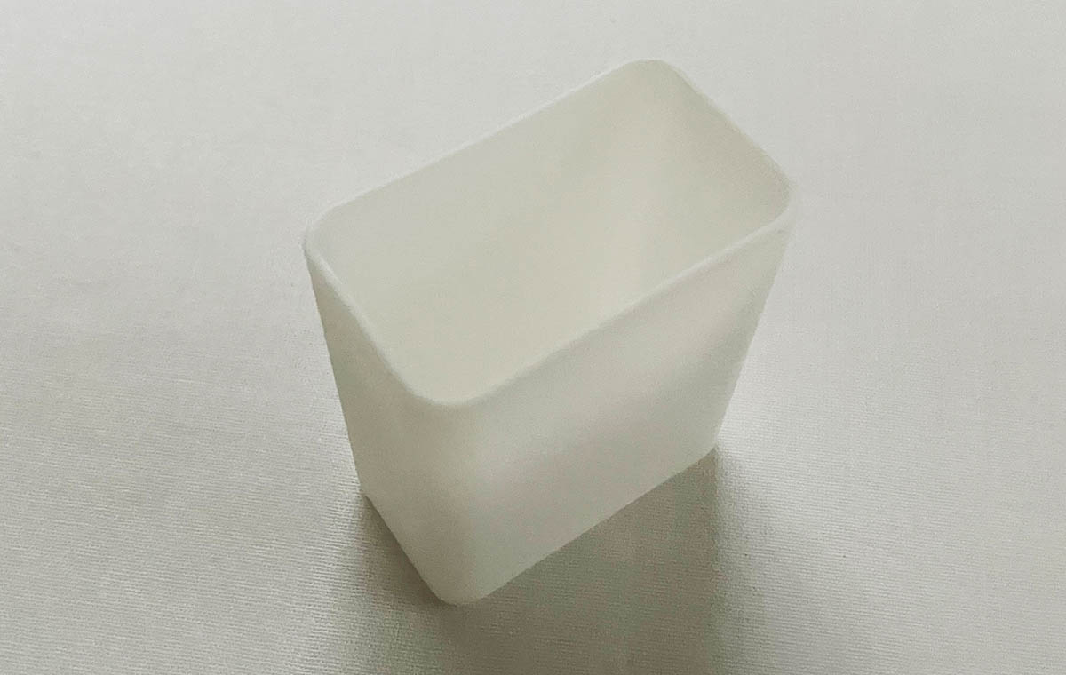 キャンドゥの「コップ付き 立つ歯ブラシケース」