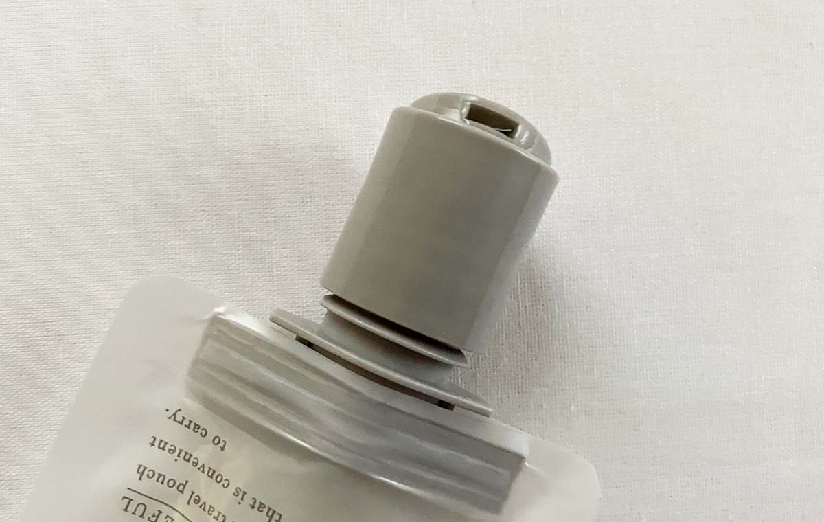 ダイソーの「掛けられる つめ替えパウチ 3種」