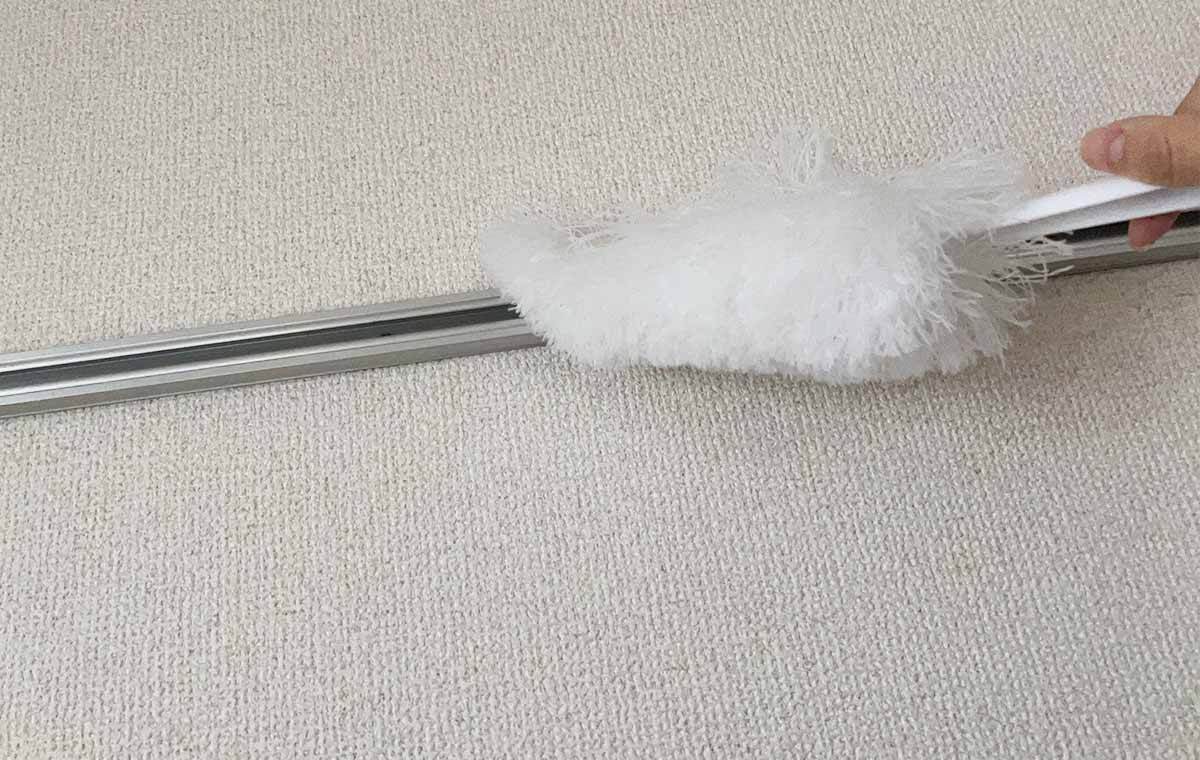 ダイソーの「マイクロファイバー ハンディモップ」