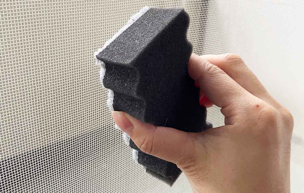 ダイソーの「フィルター汚れ スッキリスポンジ」