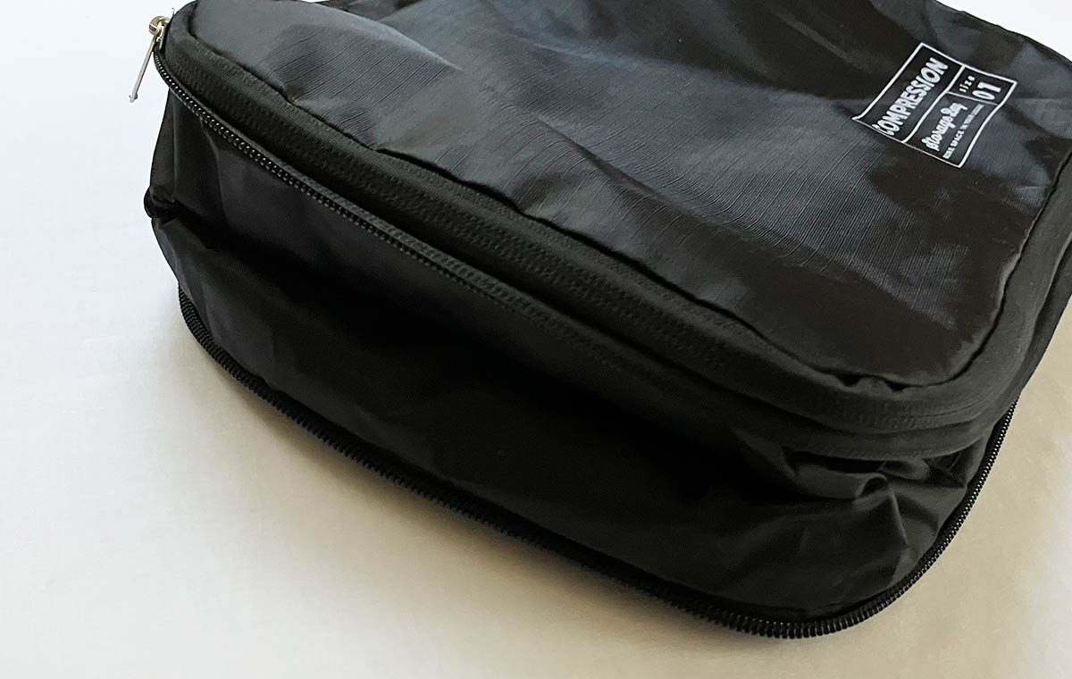 ダイソーの「圧縮バッグ」