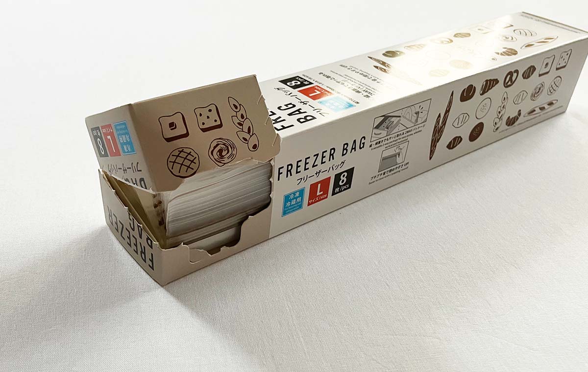 ダイソーの「フリーザーバッグ L(8枚入)」
