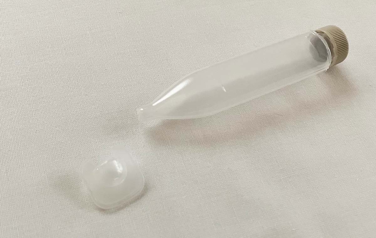 ダイソーの「使い切りできる 詰め替えチューブ」