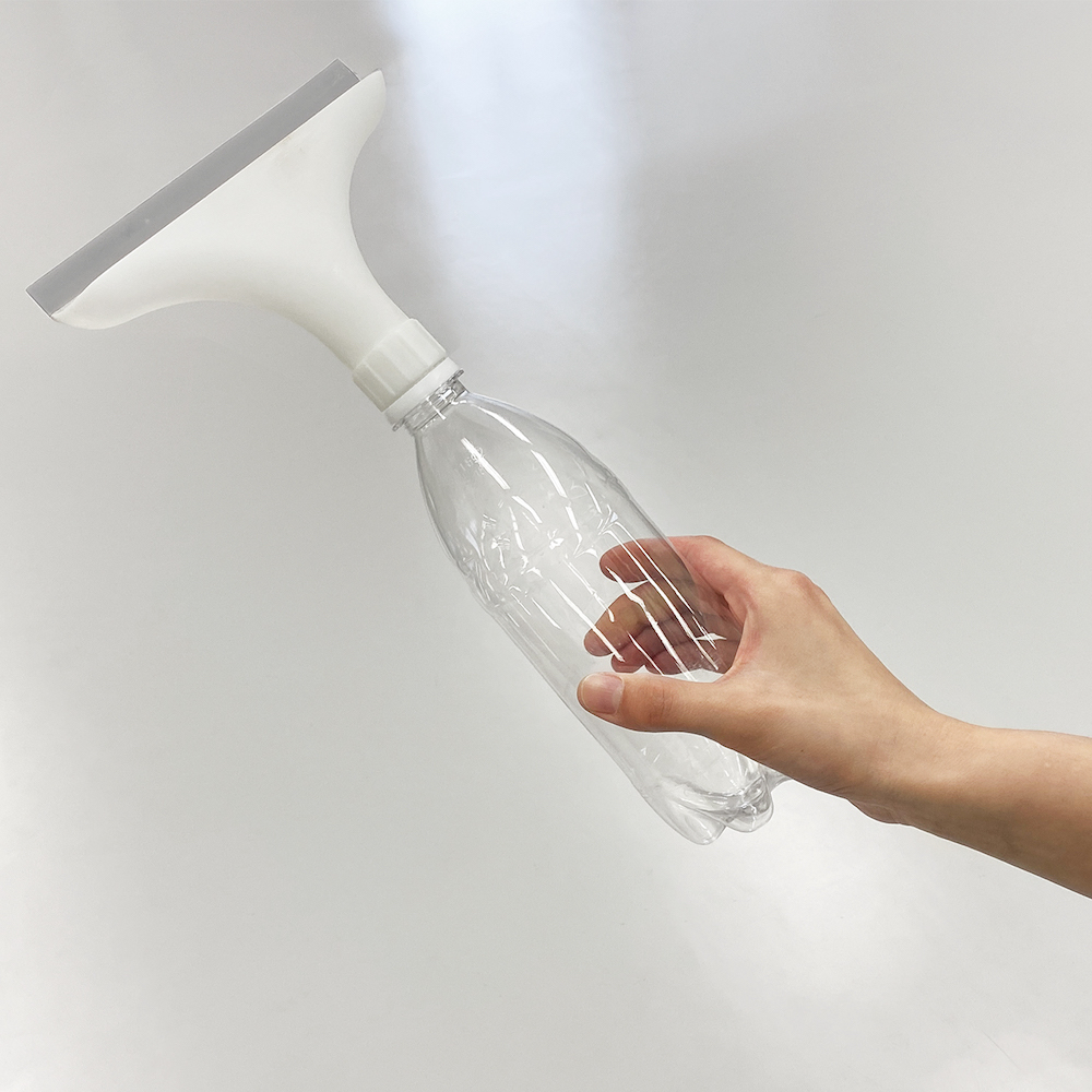 空のペットボトルにセットするだけだから、とっても手軽！