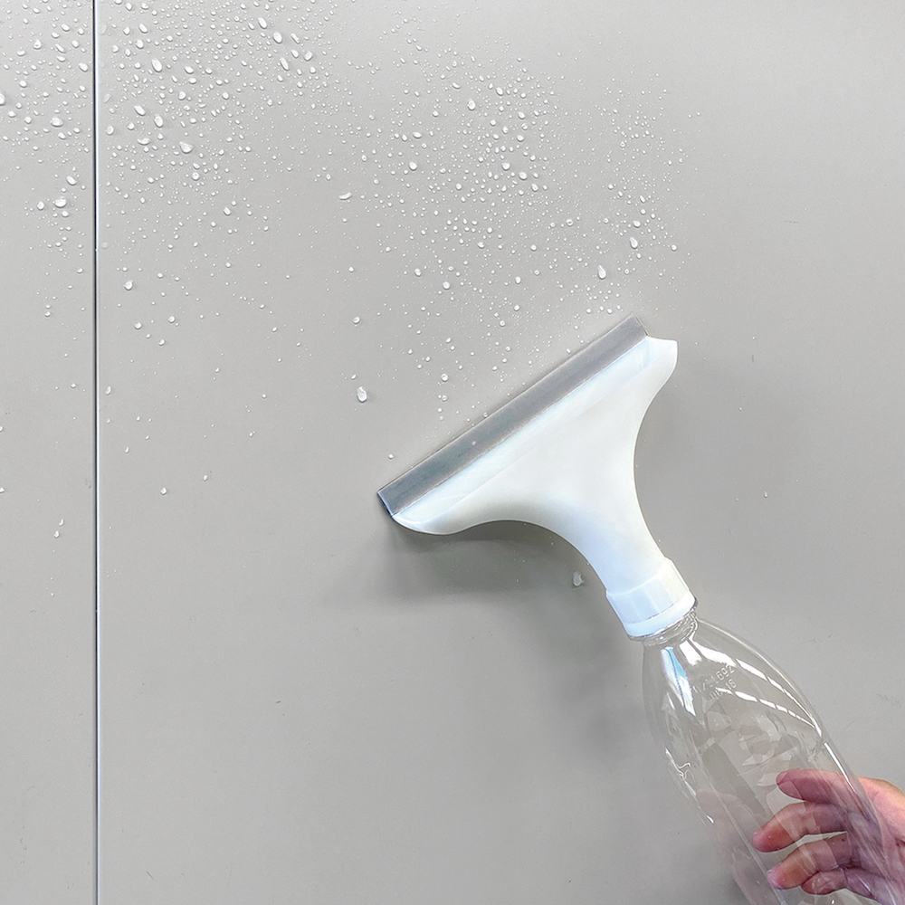 浴室の壁の水滴取りにも使える