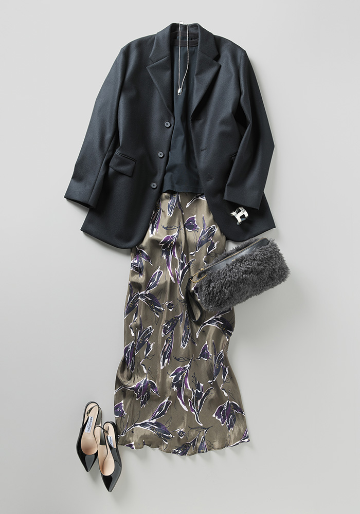 黒ジャコット×花柄スカート