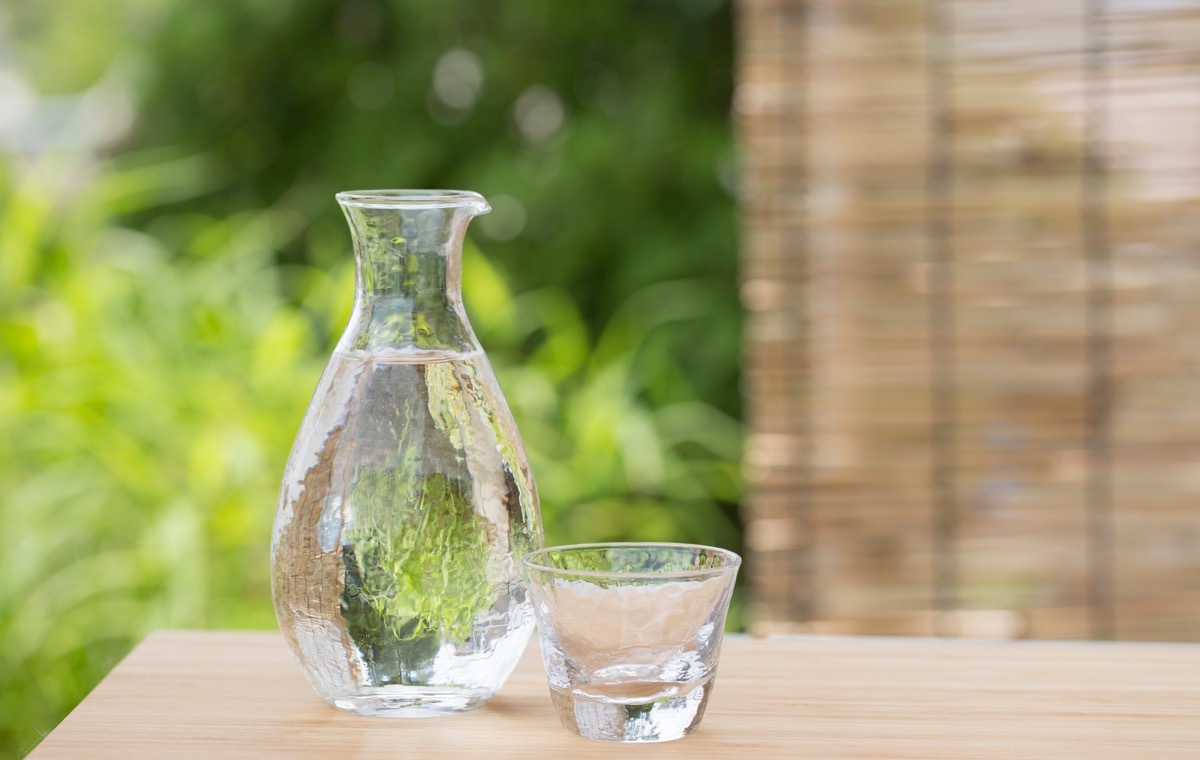 ガラスの徳利