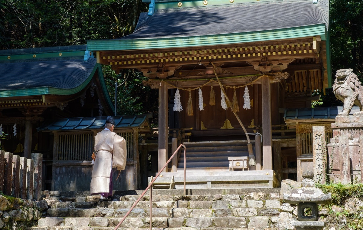神社　神職