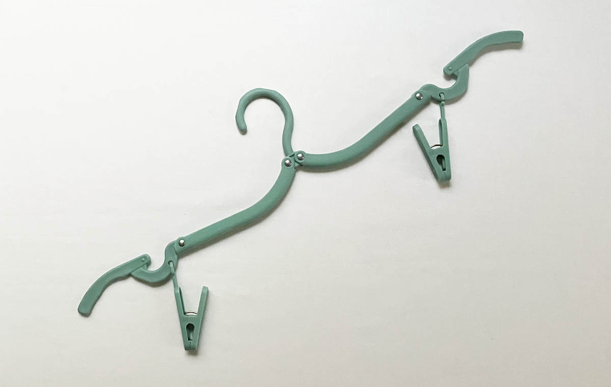 セリアの「トラベル用ハンガー」