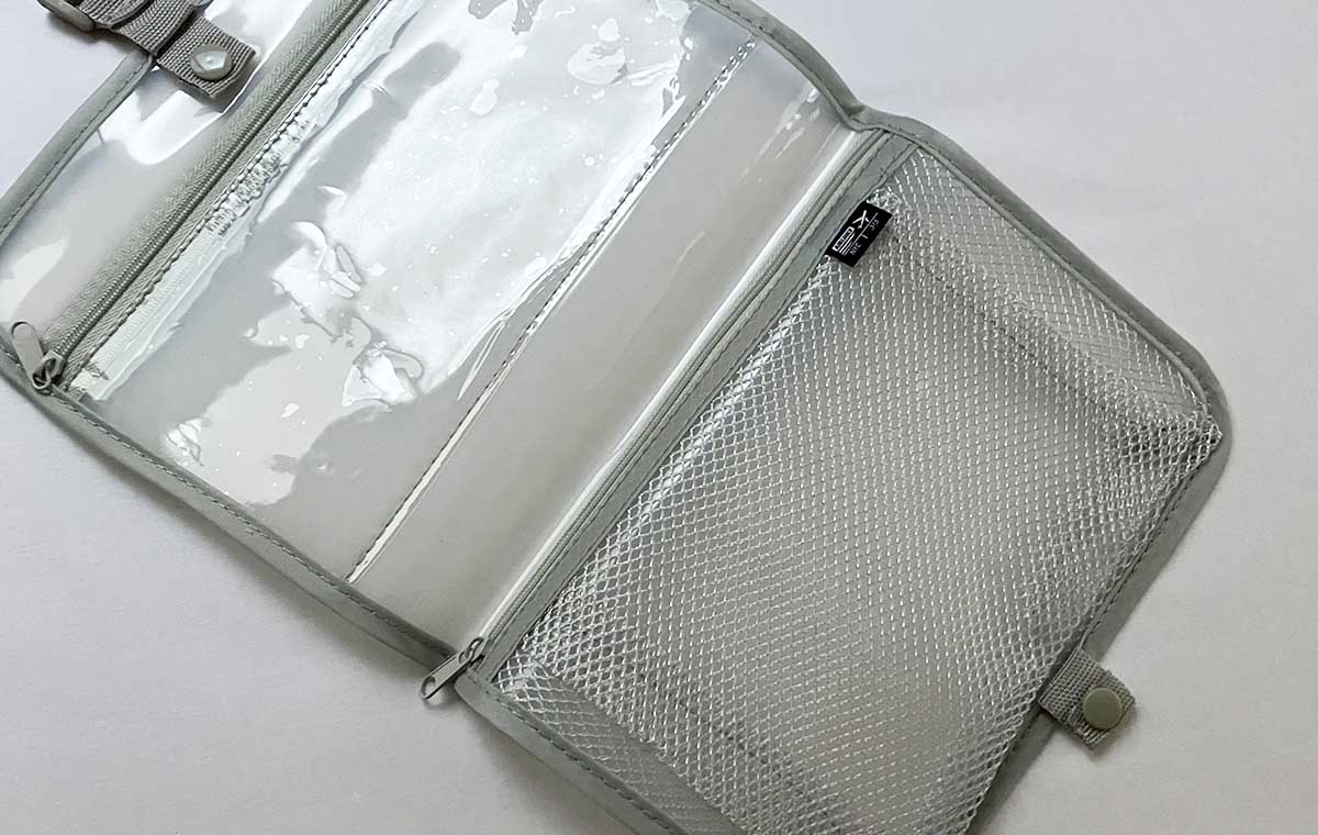 ダイソーの「トラベル吊り下げポーチ」