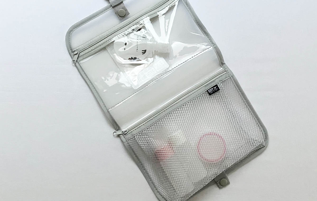 ダイソーの「トラベル吊り下げポーチ」