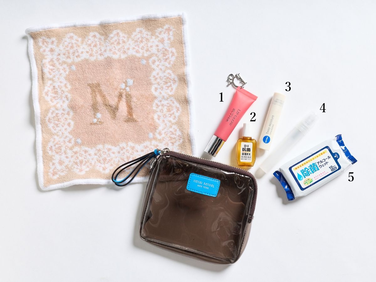 ポーチの中身 フェイラー ディオール