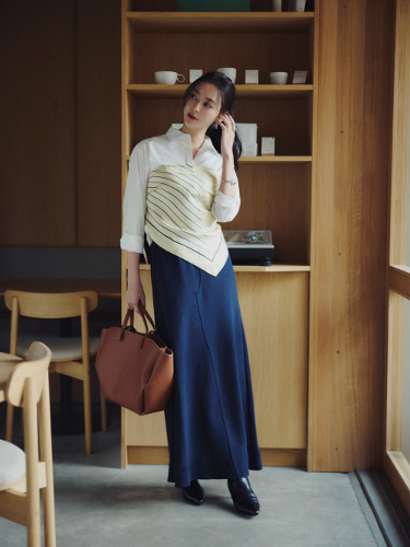 スウェットスカート着用画像