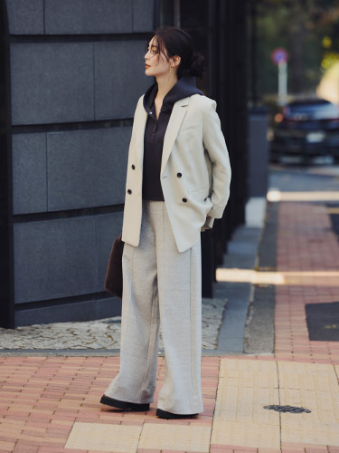 スウェットパンツ着用画像