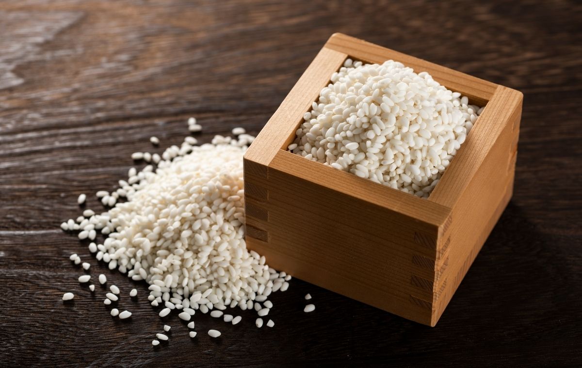 升に入ったもち米の写真