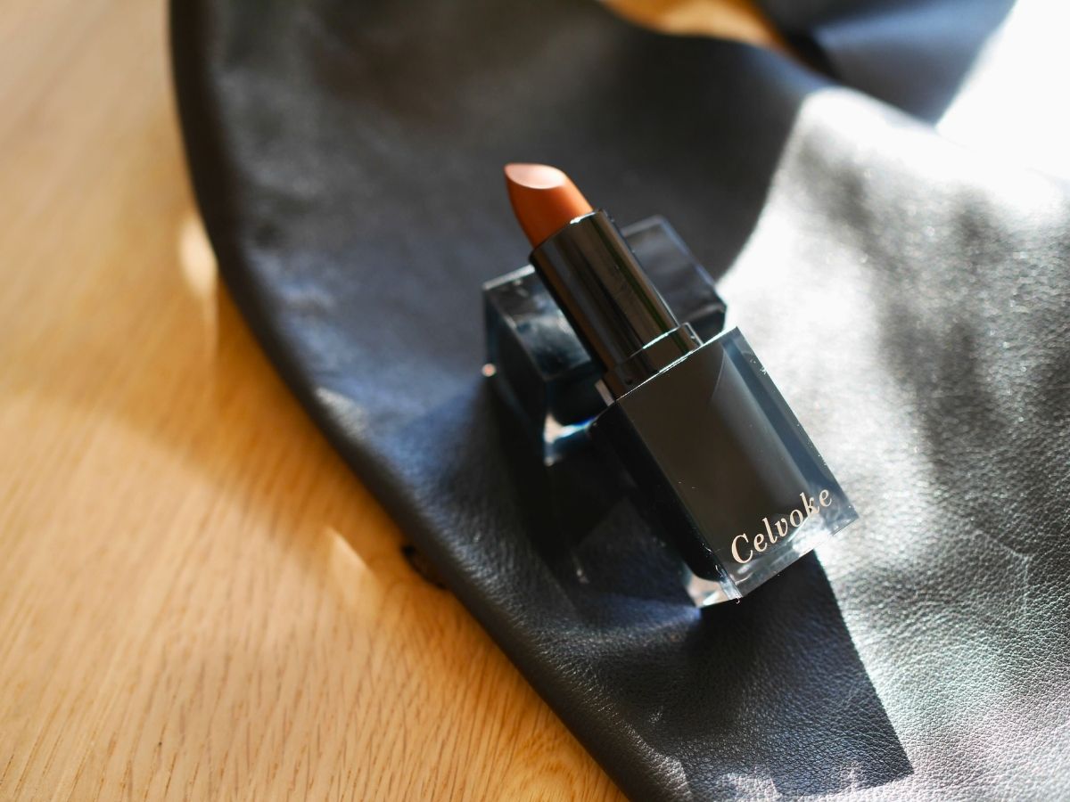 リップを繰り出した状態の写真