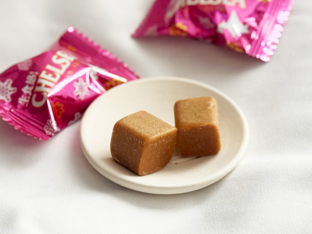 生食感チェルシーをお皿にのせた写真