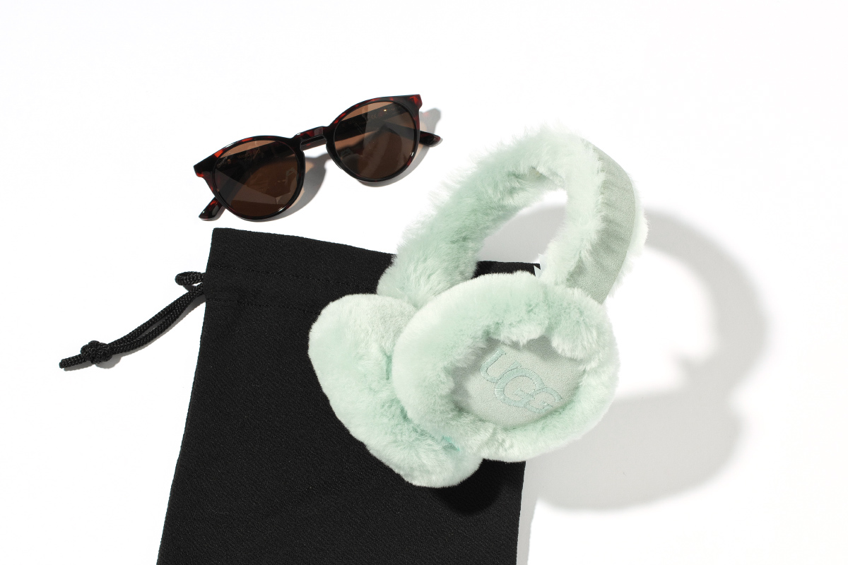 伊達メガネとイヤーマフ