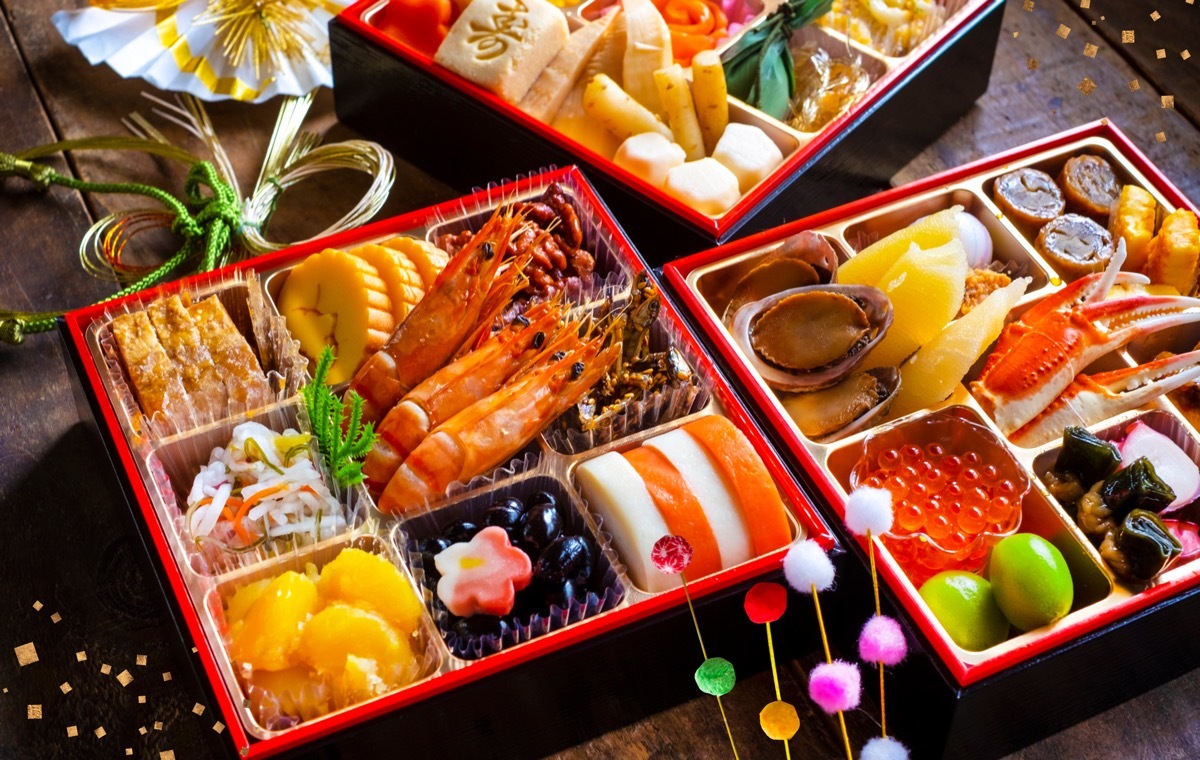 お重に入ったおせち