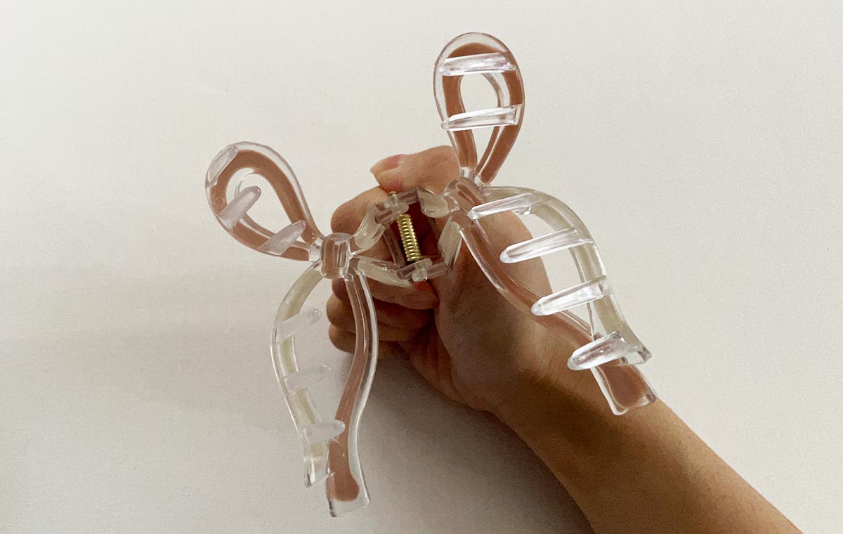 セリアの「エポカラー リボンバンスクリップ」