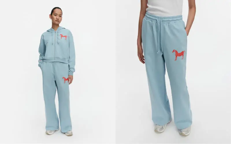 Musta Tamma フーディー￥59,400、Musta Tamma パンツ￥39,600