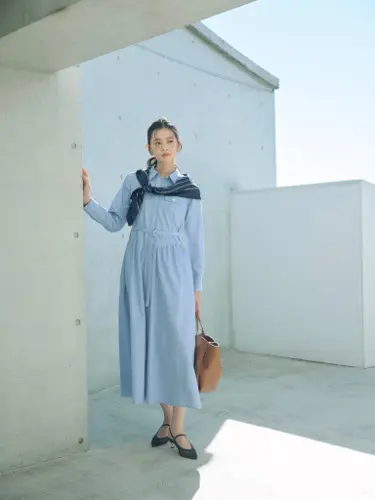 シャツデザインベルト付きワンピース着用画像