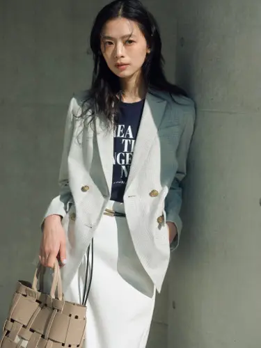 メッセージロゴＴ着用画像