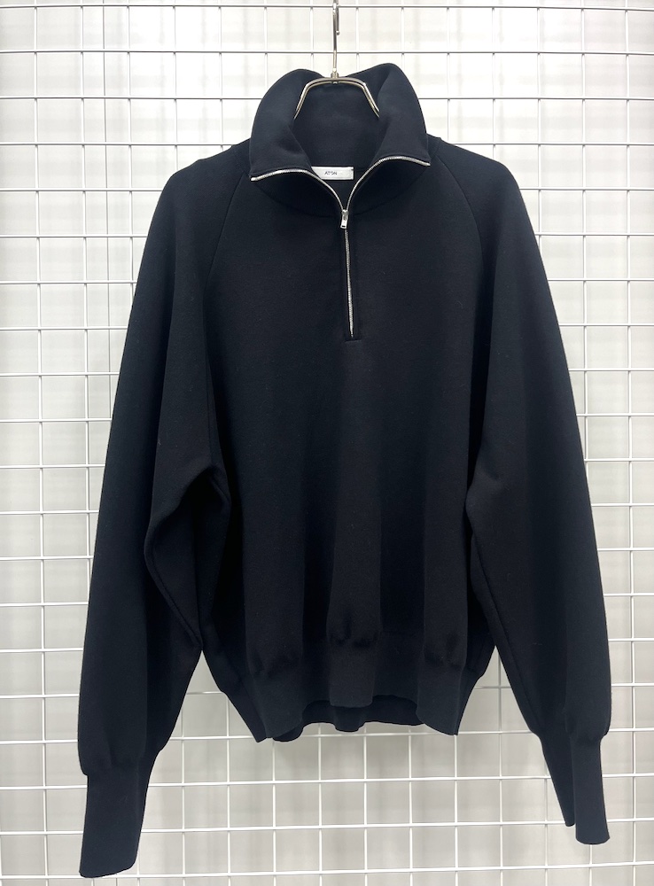 “エイトン”のスウェット風ニット