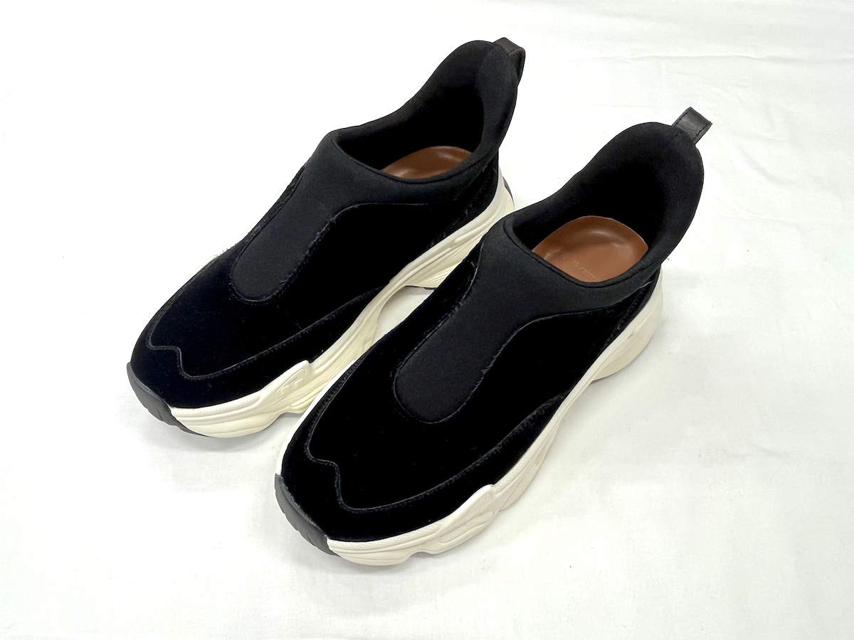  “オゥ バニスター”のベロアスリッポン