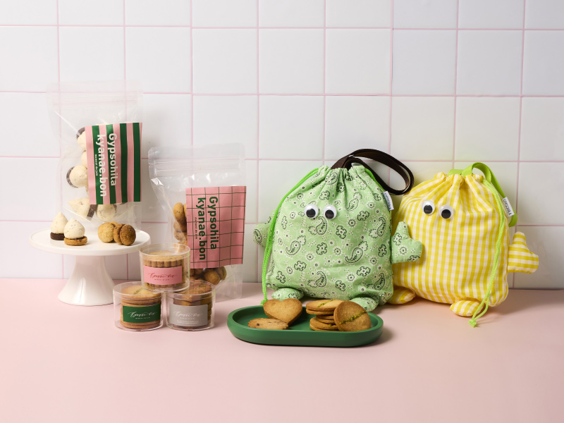 ジプソフィア×キャナエボンコラボのお菓子とポーチ