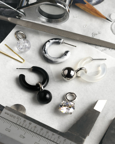 Monochrome Jewelry -Pierced Earring-ビジュアル画像