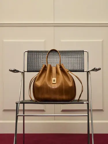 Hug バックル ドローストリングバッグ